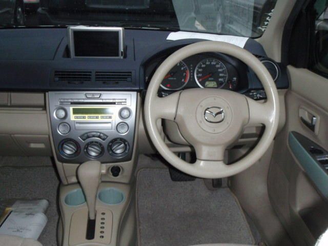 2003 Mazda Demio