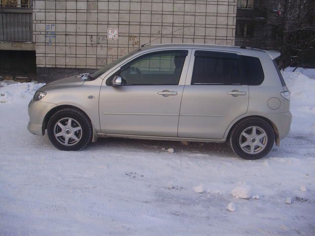 2003 Mazda Demio