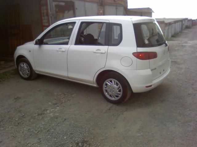 2003 Mazda Demio