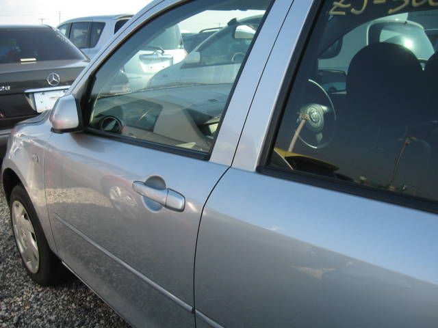 2003 Mazda Demio