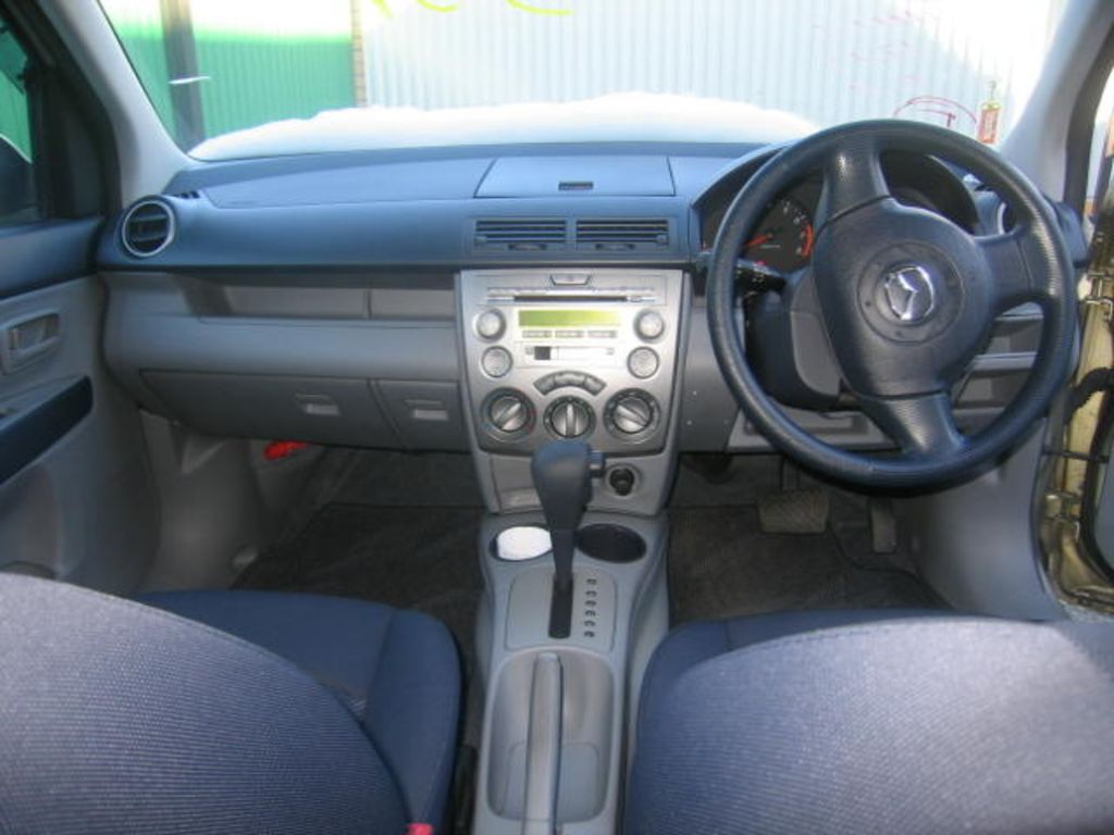 2003 Mazda Demio