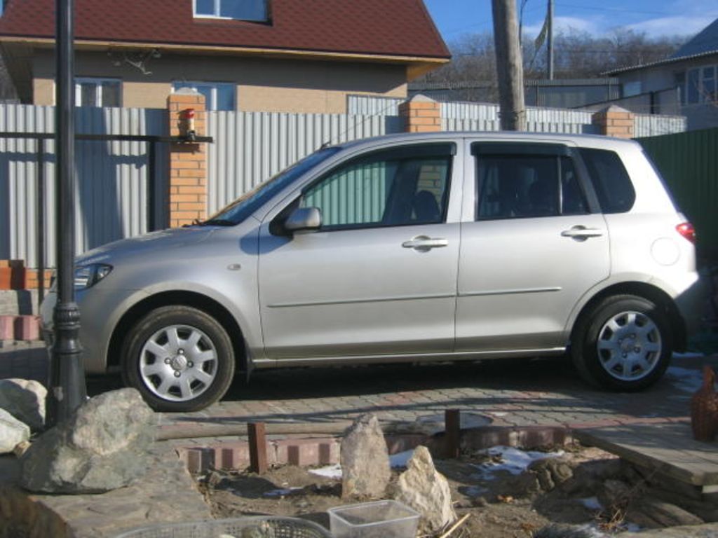 2003 Mazda Demio