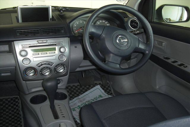 2003 Mazda Demio