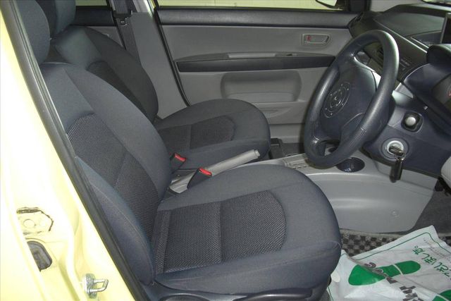 2003 Mazda Demio