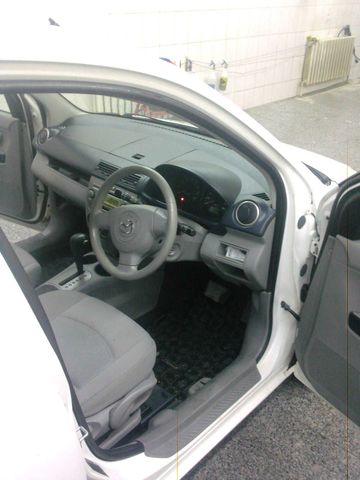 2003 Mazda Demio