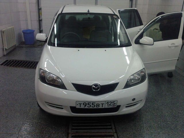 2003 Mazda Demio