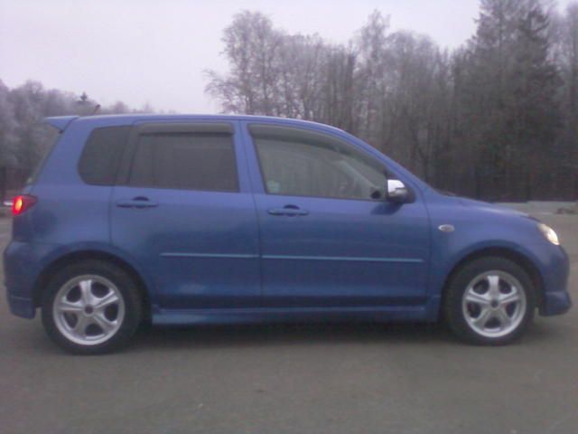 2003 Mazda Demio