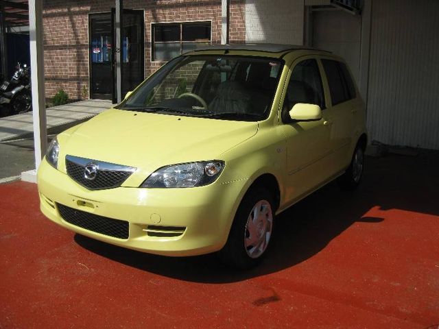 2003 Mazda Demio