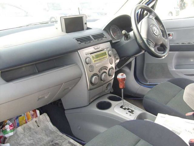 2003 Mazda Demio