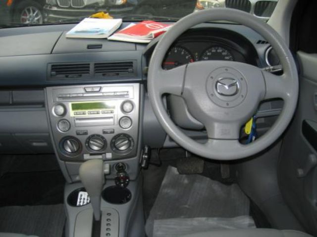 2003 Mazda Demio