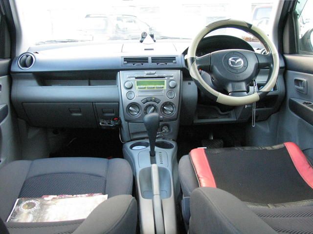 2003 Mazda Demio