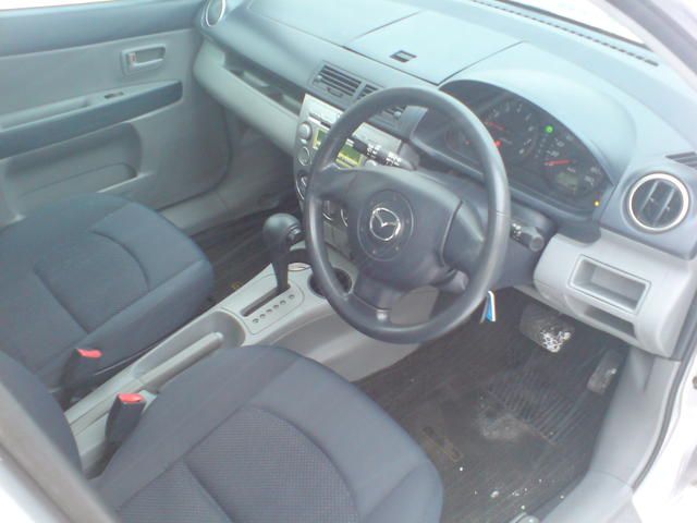 2003 Mazda Demio