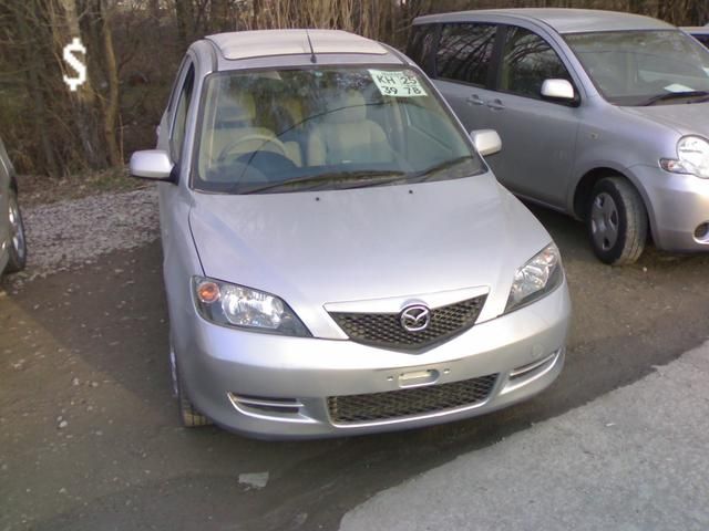 2003 Mazda Demio