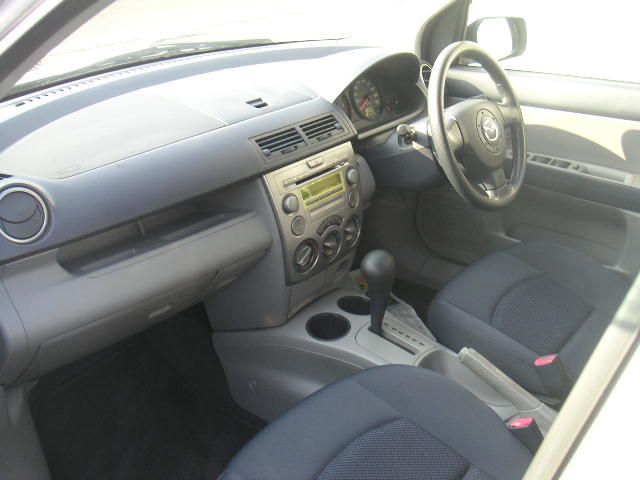 2003 Mazda Demio