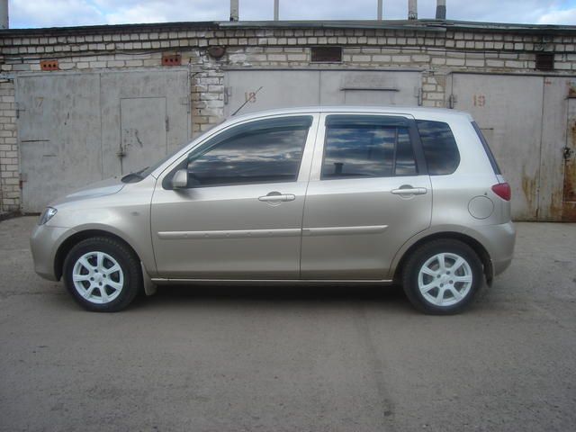 2003 Mazda Demio
