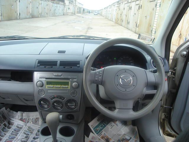 2003 Mazda Demio