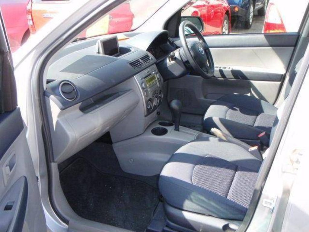 2003 Mazda Demio