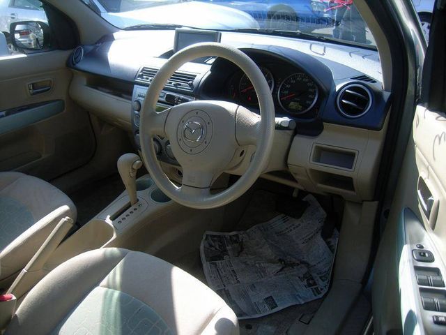 2003 Mazda Demio