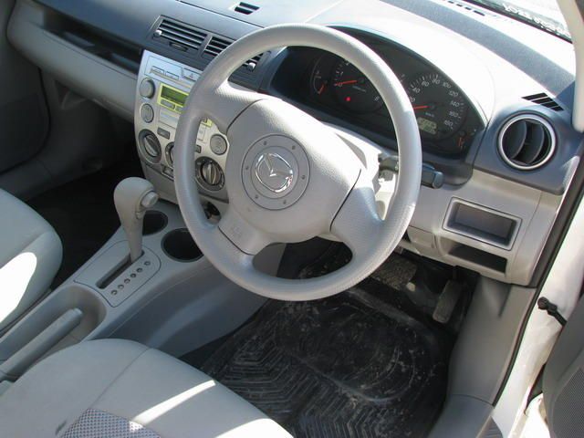 2003 Mazda Demio
