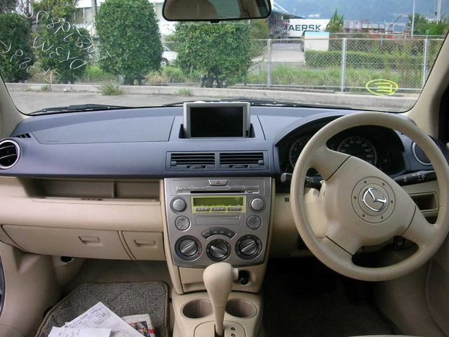 2003 Mazda Demio
