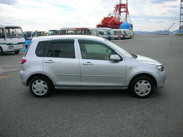 2003 Mazda Demio