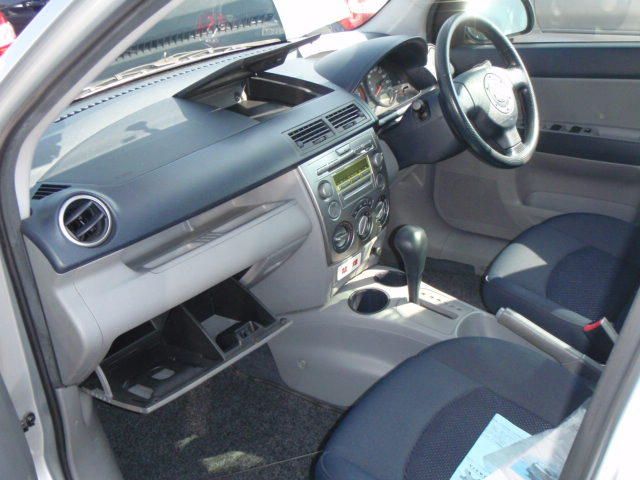 2003 Mazda Demio