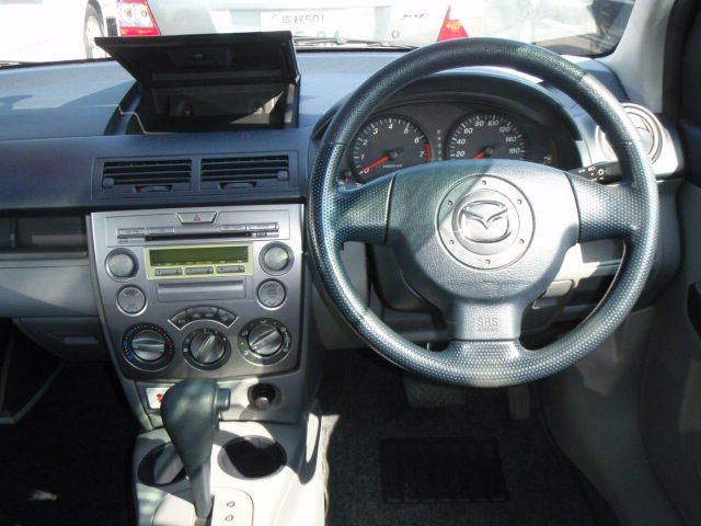 2003 Mazda Demio