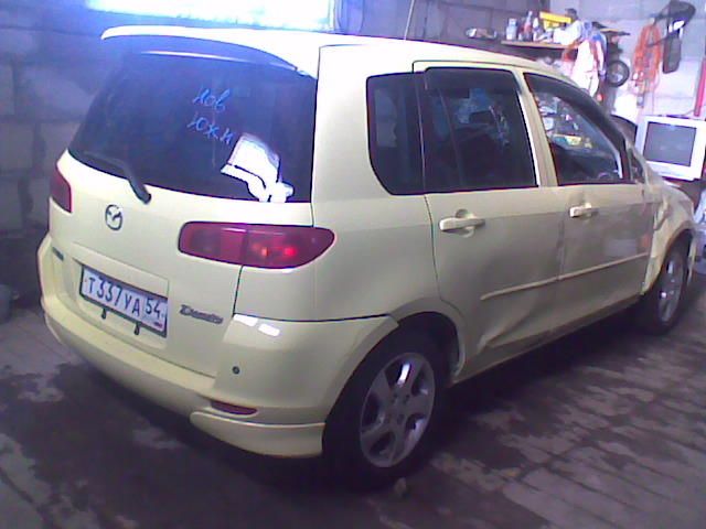 2003 Mazda Demio