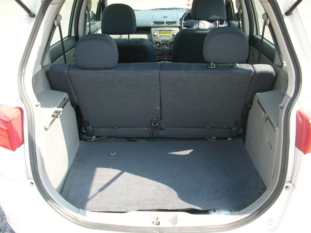 2003 Mazda Demio