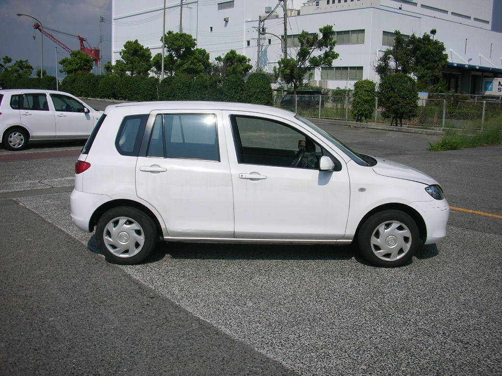 2003 Mazda Demio