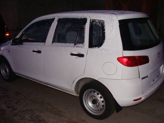 2003 Mazda Demio