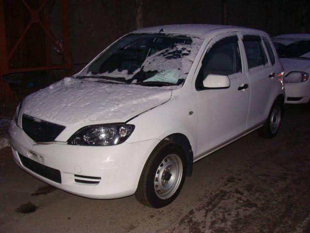 2003 Mazda Demio