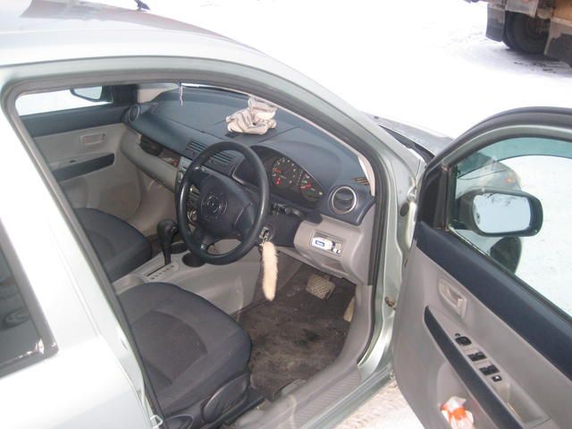 2003 Mazda Demio