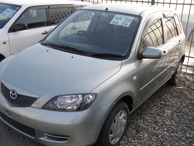 2003 Mazda Demio