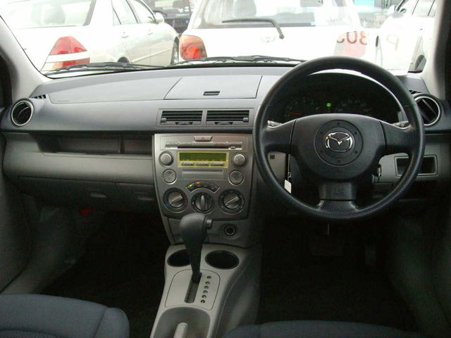 2003 Mazda Demio