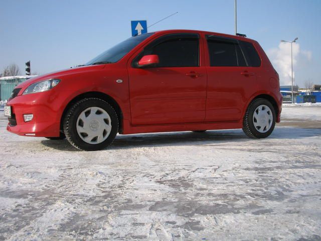 2003 Mazda Demio