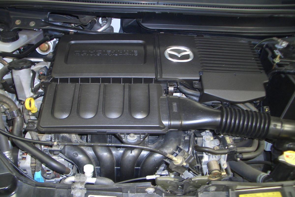 2003 Mazda Demio Pictures