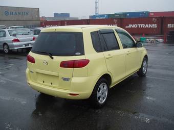 2003 Mazda Demio Photos