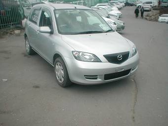 2003 Mazda Demio Pictures