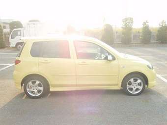 2003 Mazda Demio Pics
