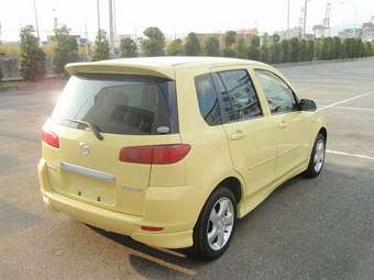 2003 Mazda Demio Pictures