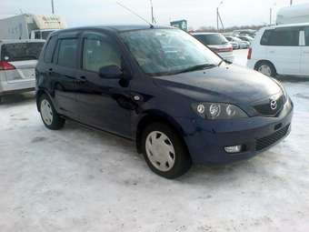 2003 Mazda Demio Photos