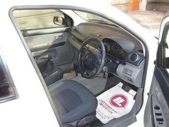 2003 Mazda Demio Pictures