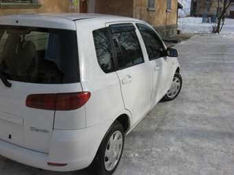 2003 Mazda Demio Pictures