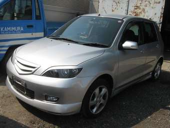 2003 Mazda Demio Pics