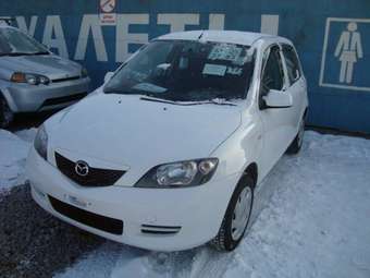 2003 Mazda Demio Pictures