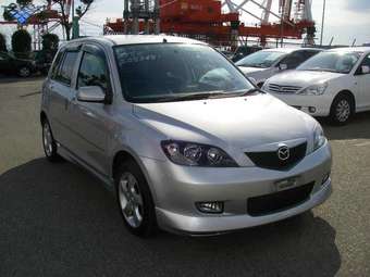 2003 Mazda Demio Pics