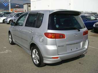 2003 Mazda Demio Pictures