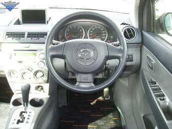 2003 Mazda Demio Pictures