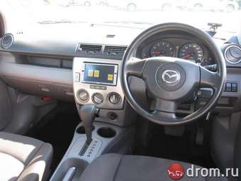 2003 Mazda Demio Photos